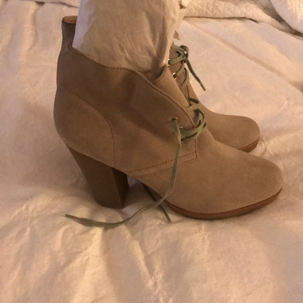 Shoes - Picture 2 of 4